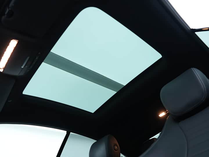 Фото 9 - Mercedes-Benz E-Class