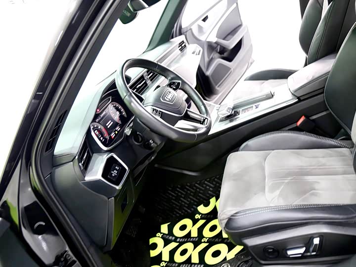 Фото 5 - Audi A6L