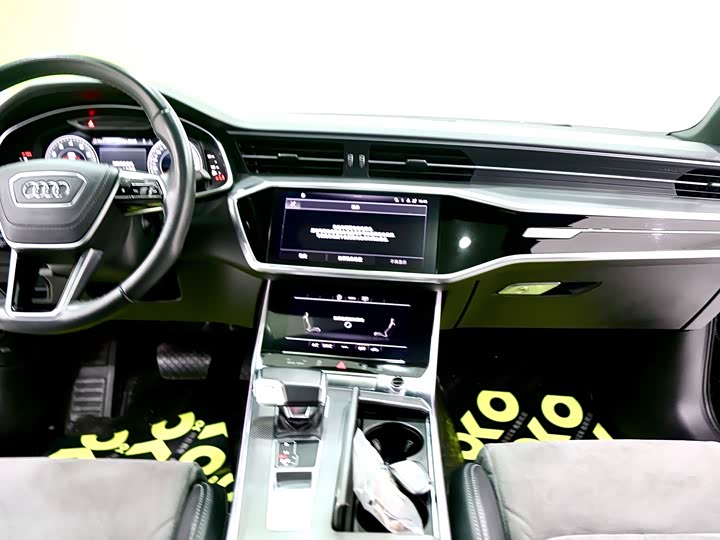 Фото 6 - Audi A6L