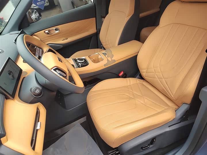 Фото 15 - Geely Galaxy Starship 7