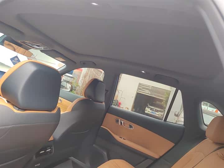 Фото 18 - Geely Galaxy Starship 7