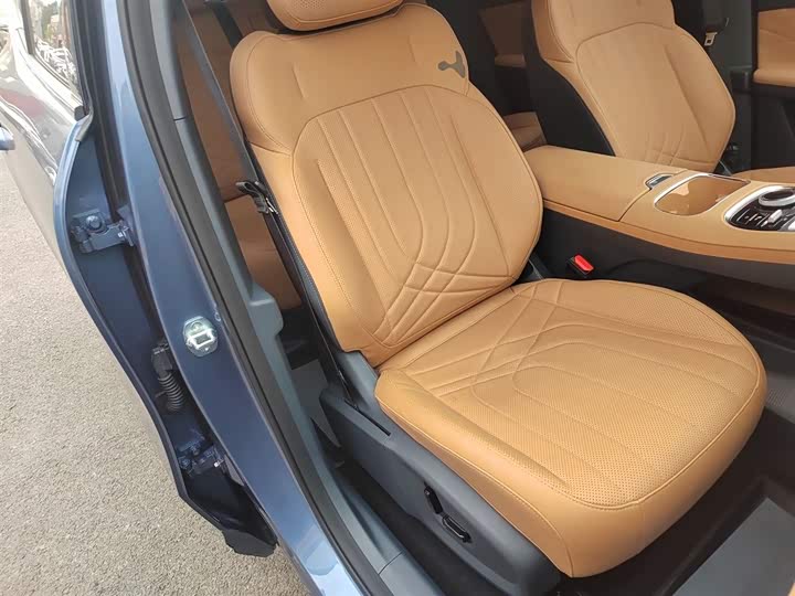 Фото 25 - Geely Galaxy Starship 7