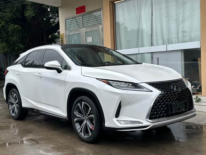 Фото 3 - Lexus RX