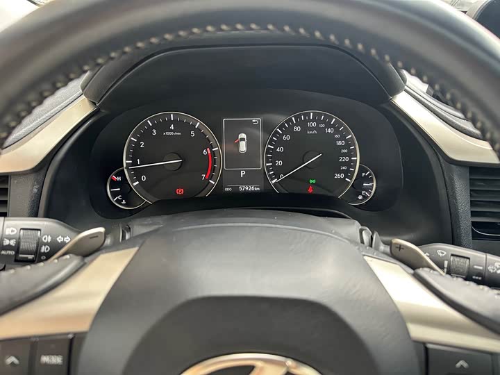 Фото 4 - Lexus RX