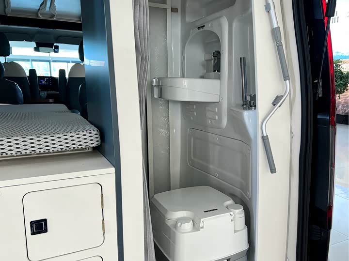 Фото 27 - Ford Transit