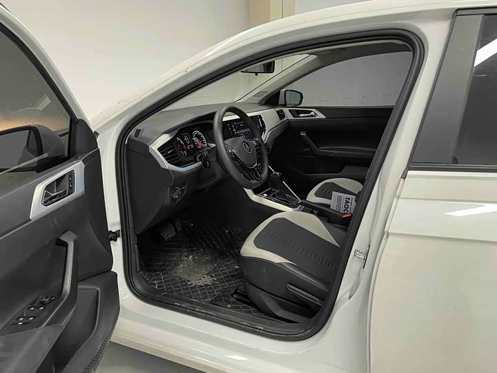 Фото 12 - Volkswagen Polo