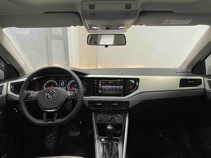 Фото 13 - Volkswagen Polo