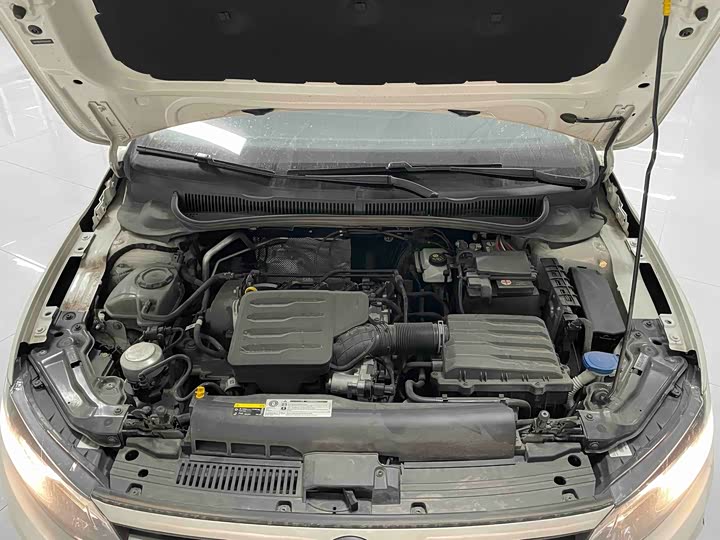 Фото 19 - Volkswagen Polo