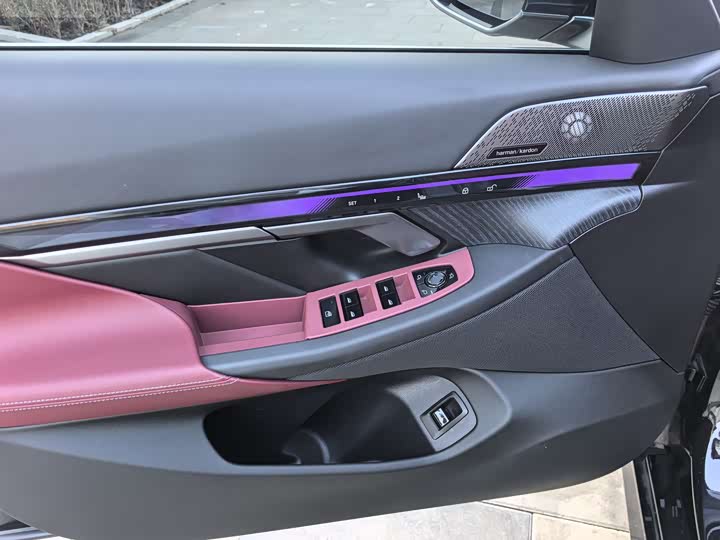 Фото 13 - BMW 5 Series