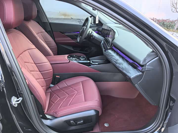 Фото 22 - BMW 5 Series