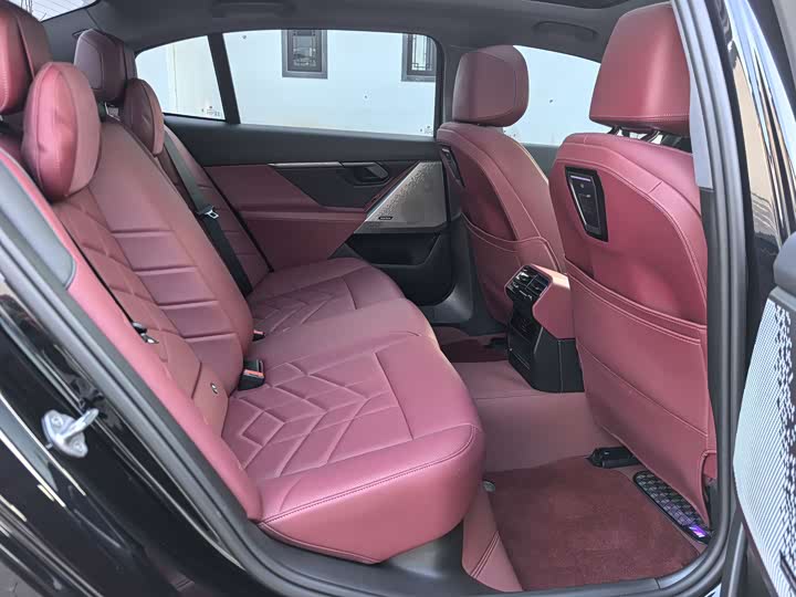 Фото 23 - BMW 5 Series