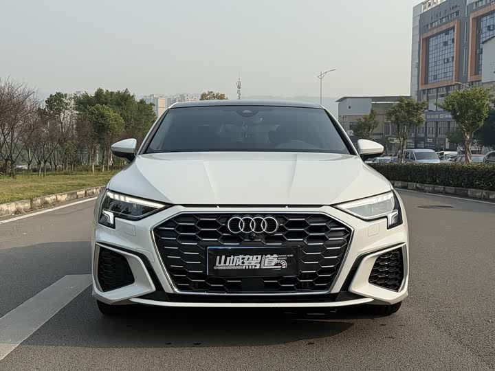 Фото 2 - Audi A3