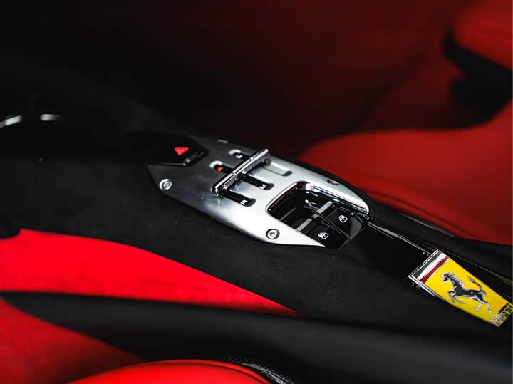 Фото 13 - Ferrari 296