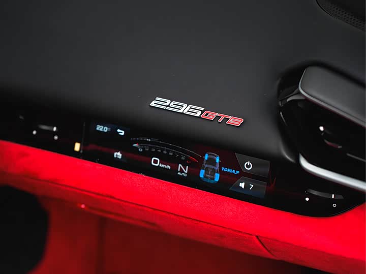 Фото 18 - Ferrari 296