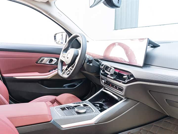 Фото 22 - BMW 3 Series