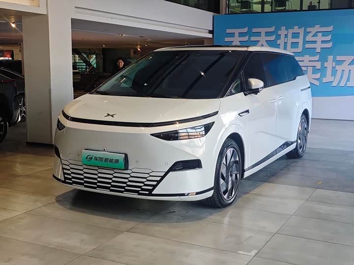 Фото 1 - XPeng X9