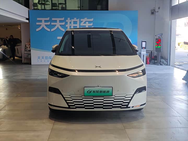 Фото 2 - XPeng X9