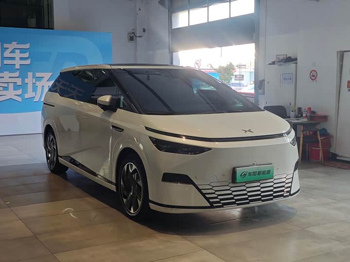 Фото 3 - XPeng X9