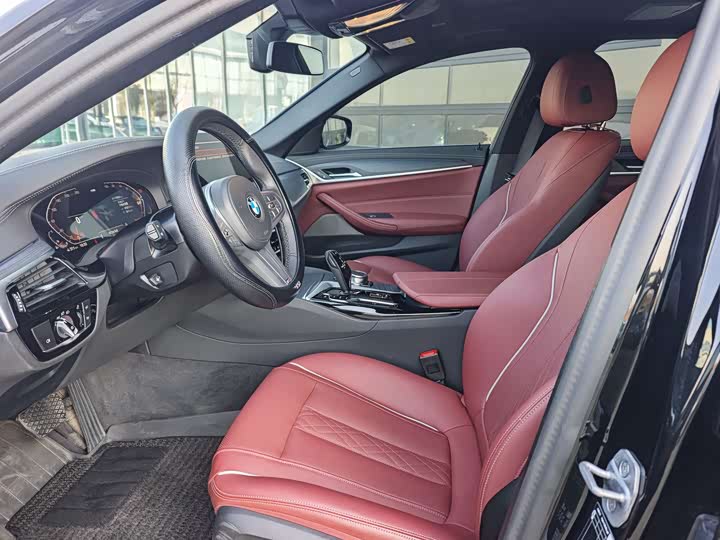 Фото 10 - BMW 5 Series