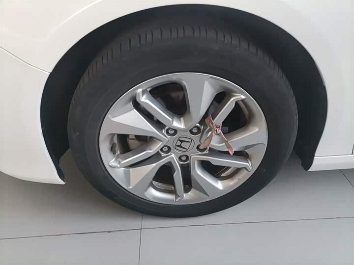 Фото 23 - Honda Accord