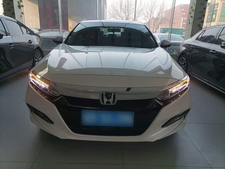 Фото 3 - Honda Accord