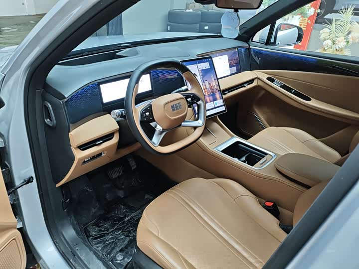 Фото 14 - Geely Galaxy L7