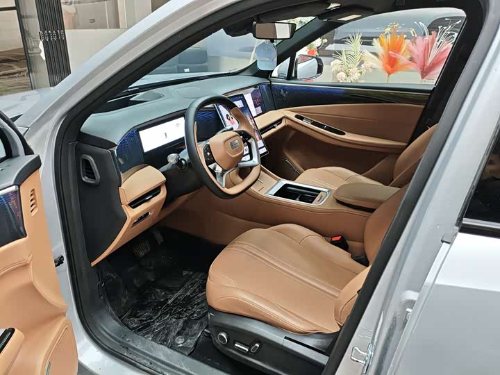 Фото 15 - Geely Galaxy L7