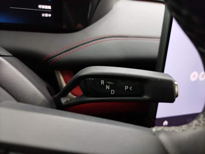 Фото 14 - Xiaomi SU7