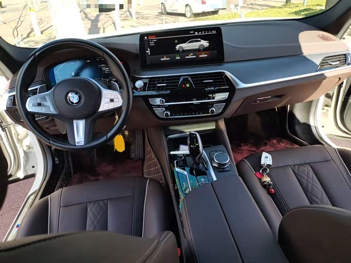 Фото 13 - BMW 5 Series