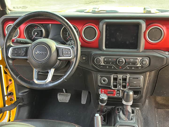 Фото 11 - Jeep Wrangler