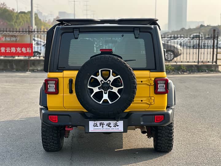 Фото 6 - Jeep Wrangler