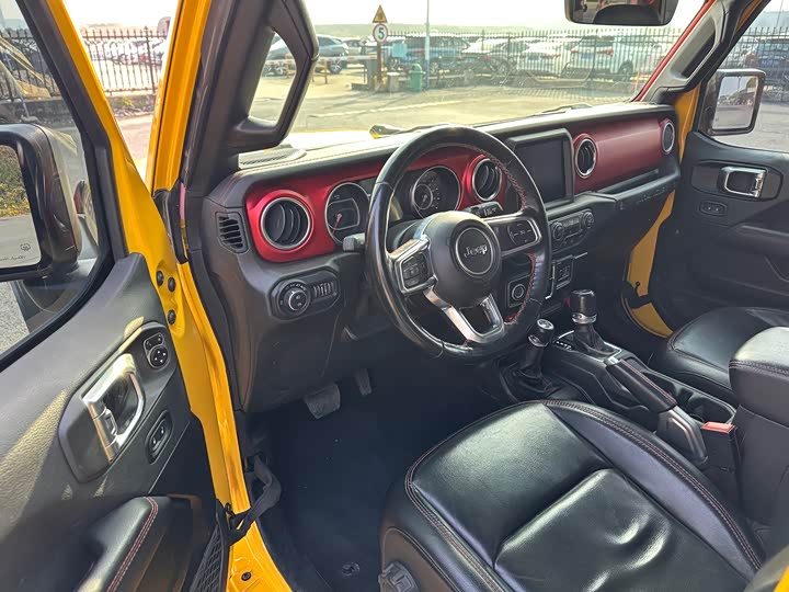 Фото 8 - Jeep Wrangler