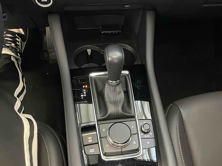 Фото 10 - Mazda 3 (Axela)