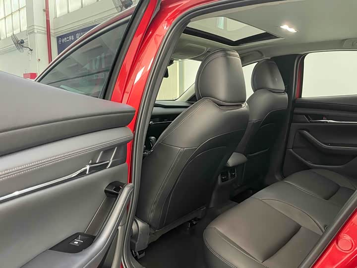 Фото 18 - Mazda 3 (Axela)