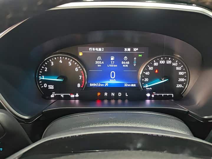 Фото 14 - Ford Escape