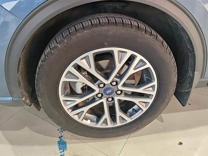 Фото 6 - Ford Escape