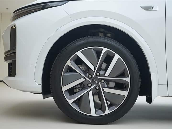 Фото 14 - LiXiang L7