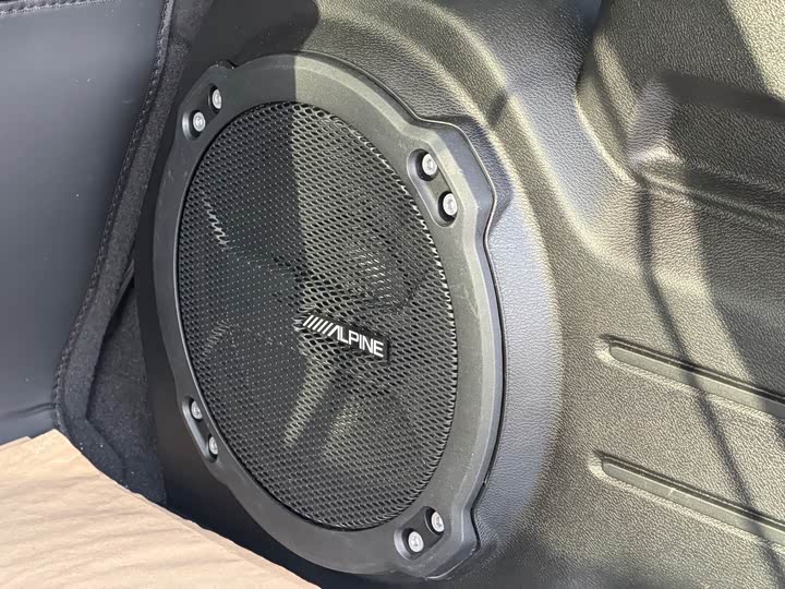 Фото 10 - Jeep Wrangler