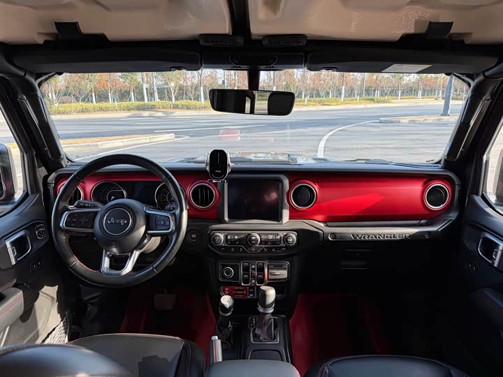 Фото 6 - Jeep Wrangler