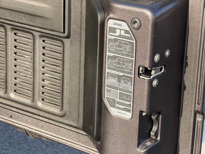 Фото 9 - Jeep Wrangler