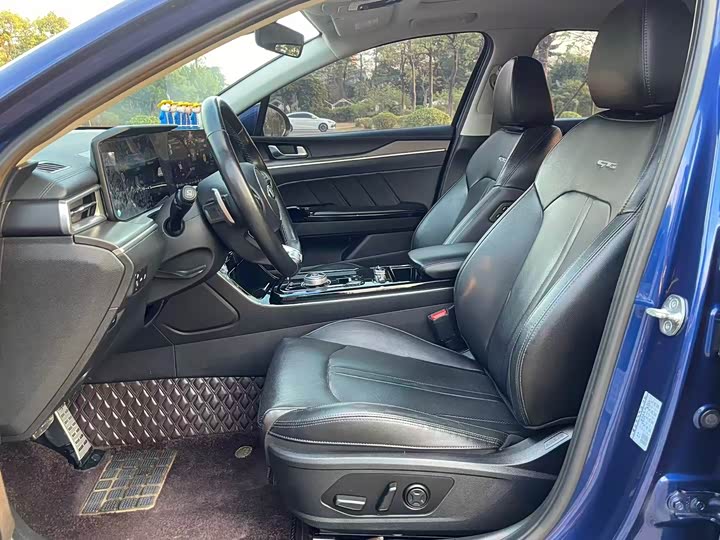 Фото 19 - Kia K5