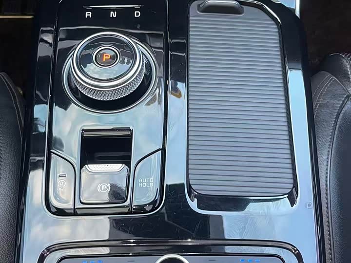 Фото 25 - Kia K5