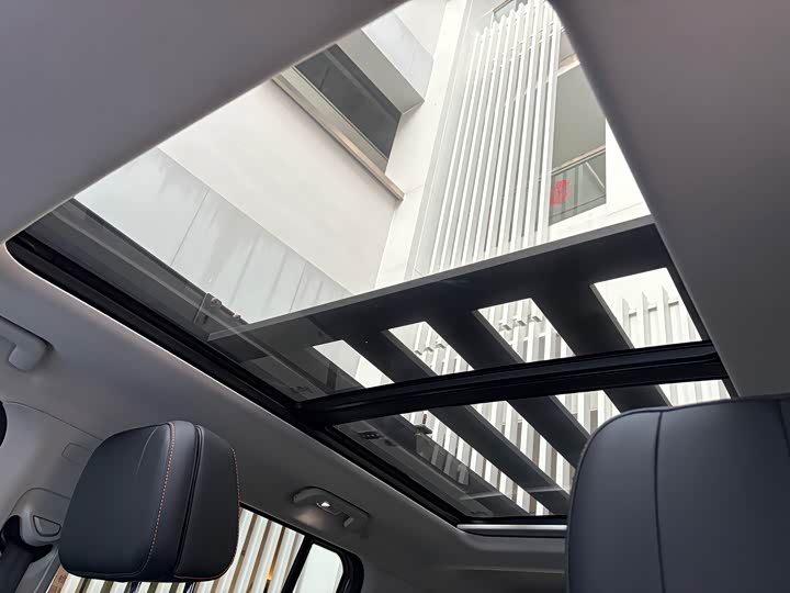 Фото 11 - Chery iCar 03