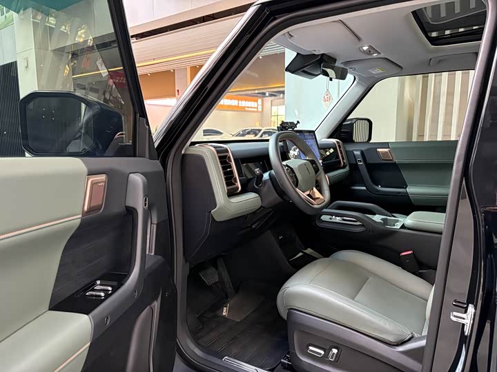 Фото 4 - Chery iCar 03