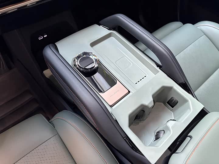 Фото 9 - Chery iCar 03