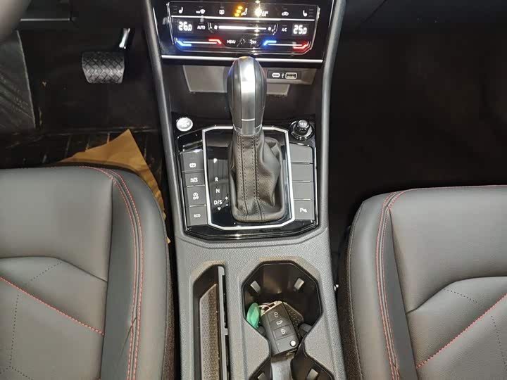 Фото 14 - Volkswagen Lavida