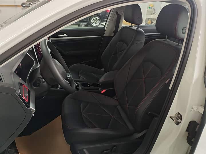 Фото 15 - Volkswagen Lavida