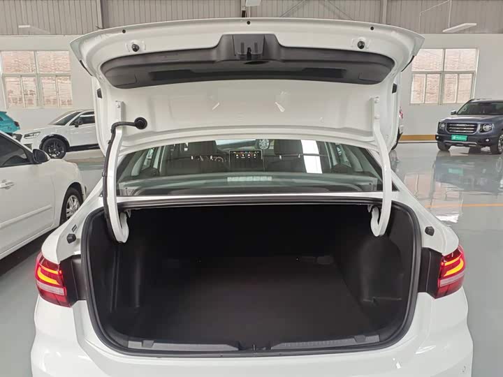 Фото 19 - Volkswagen Lavida