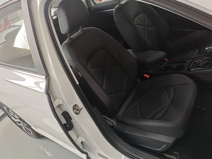 Фото 25 - Volkswagen Lavida