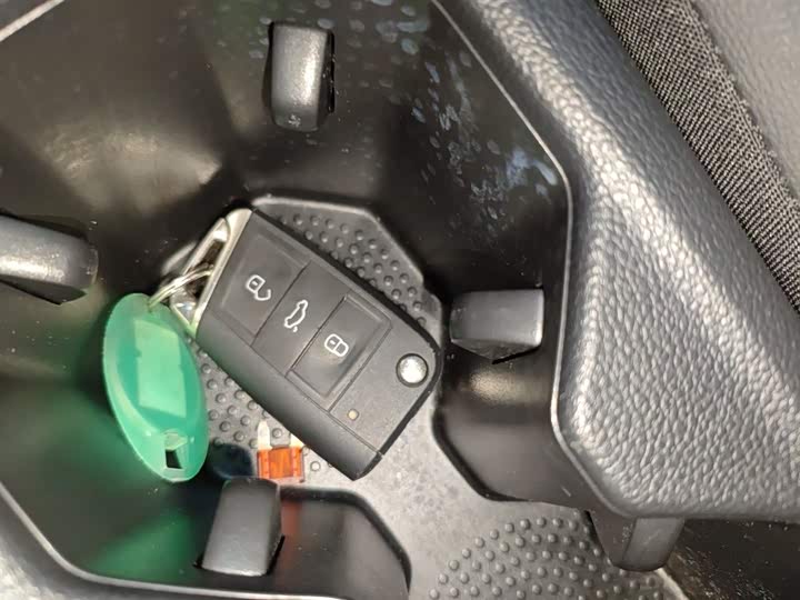 Фото 9 - Volkswagen Lavida